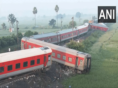 Railways and Bihar government provided ex-gratia money to the families of those killed in the train accident.