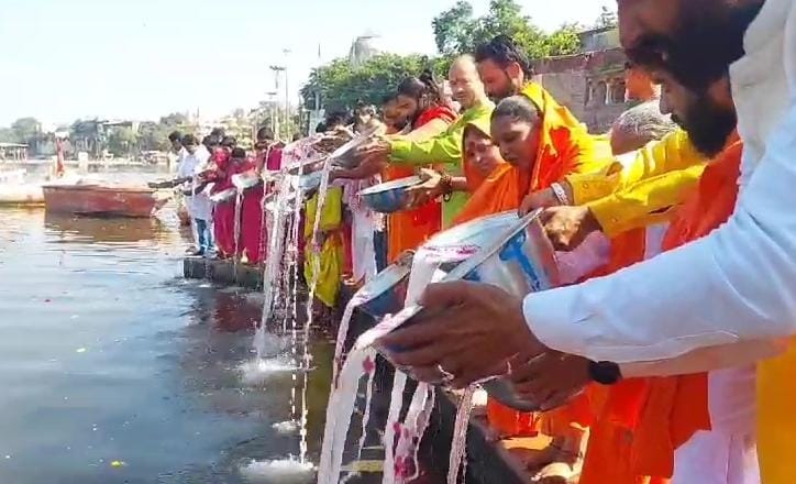 Unique event organized in Ujjain, Shraddha Tarpan performed at Ramghat to provide salvation to 5000 cows.