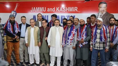 अपनी पार्टी में पहुंचे अलगाववादी...