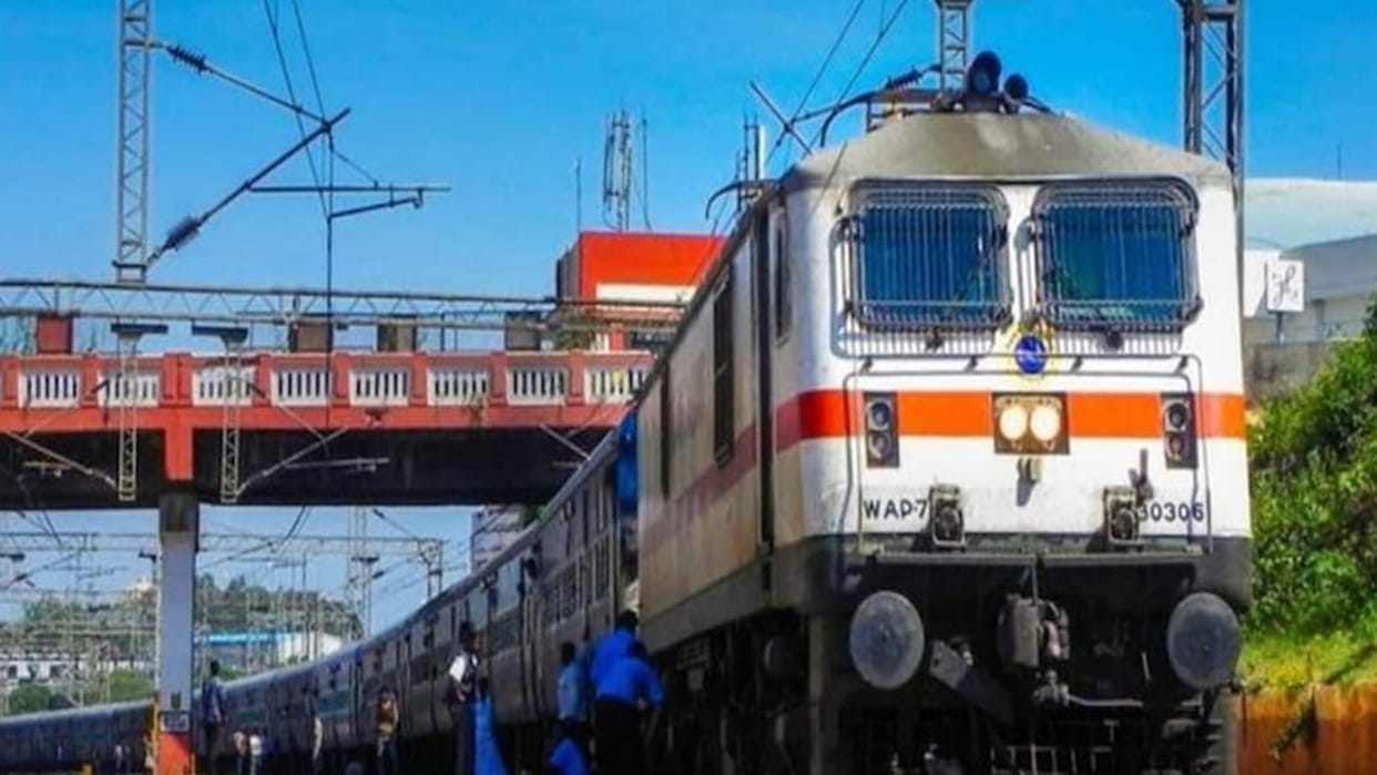 Bihar Rail Temporary stoppage of five pairs of trains at Maihar station in view of Navratri fair