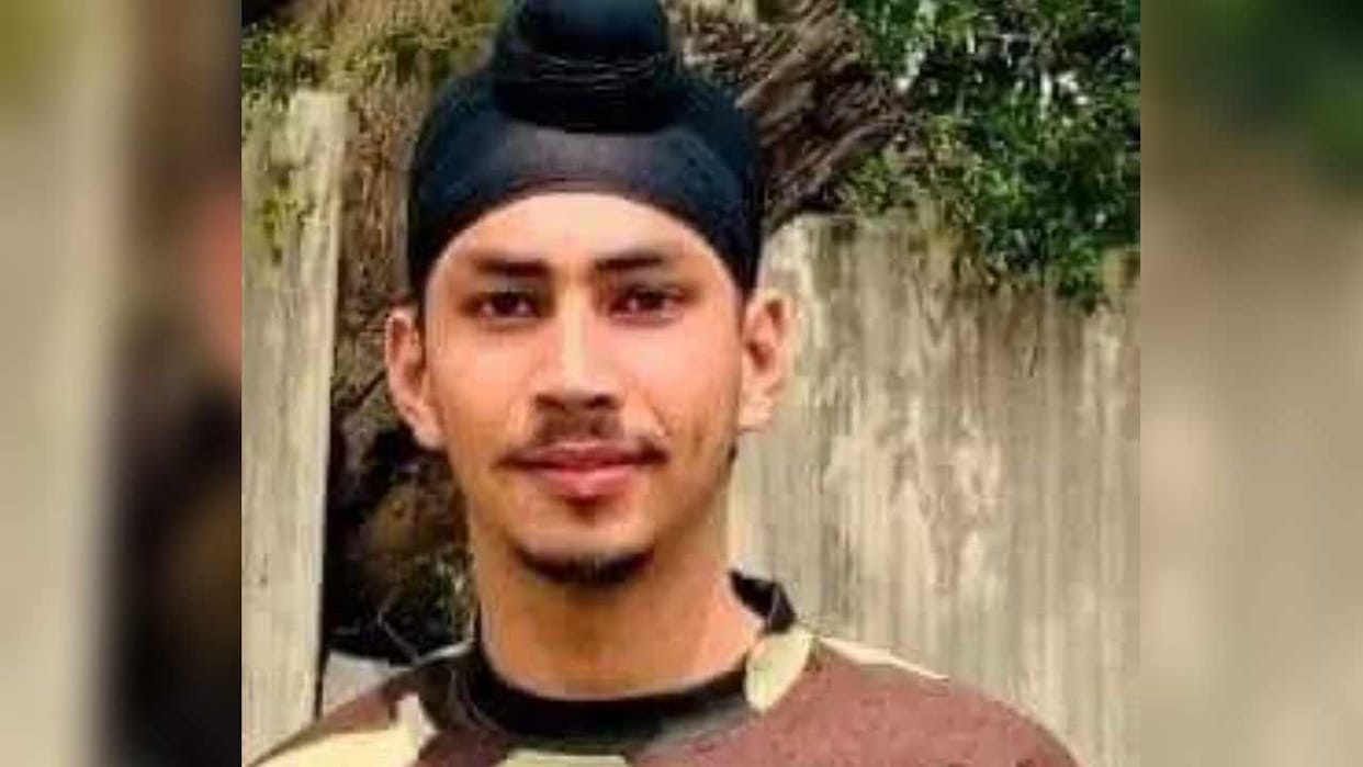 Jawan Amritpal Singh cremated with state honors in Mansa