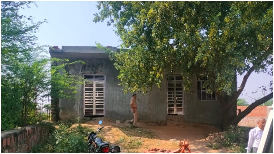 Excise raid on liquor mafia hideouts in Dholpur 10 thousand liters of smuggled liquor recovered