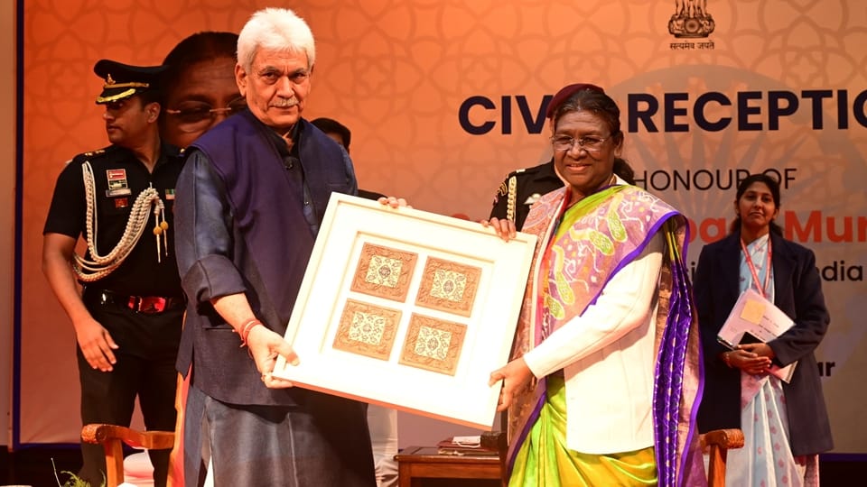 jammu kashmir news: Unique wall art gift given to President Draupadi Murmu got patented