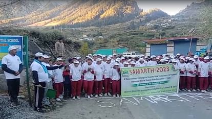 Lahul News: लाहौल के कुकुमसेरी में दौड़े 140 धावक, अर्पित और समृति ने जीती मिनी मैराथन 140 runners ran in Lahaul's Kukumseri, Arpit and Samriti won the mini marathon.