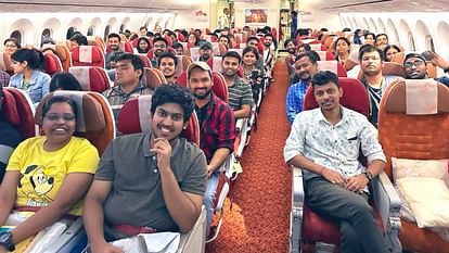 Operation Ajay: The first plane carrying 212 Indians from Israel reached Delhi, people thanked the Indian government. First batch of Indian students airlifted from Israel under Operation Ajay israel hamas war news update