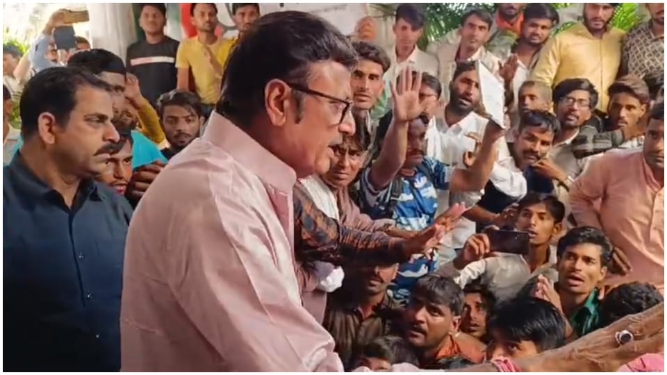 Protest against candidates at BJP office in Jaipur Rajendra Rathod pacifies party workers