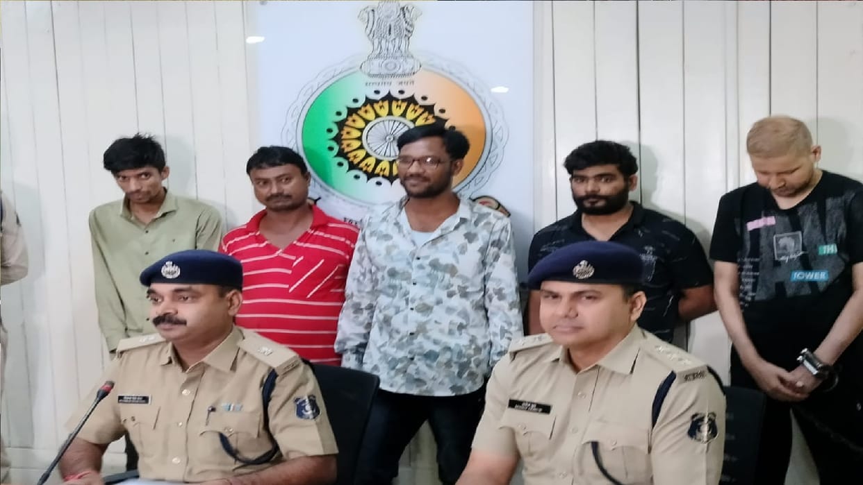 Raipur crime news: action by police on online betting, 5 bookies arrested