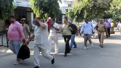 Kartoos Kand: Court harsh remarks..National security is endangered for personal gain, cannot be lenient