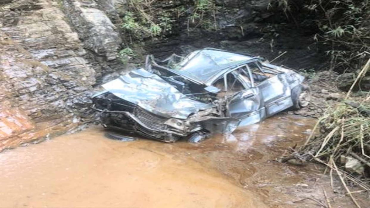 Car went out of control and fell into a deep ditch on Waknaghat-Mamlig Road