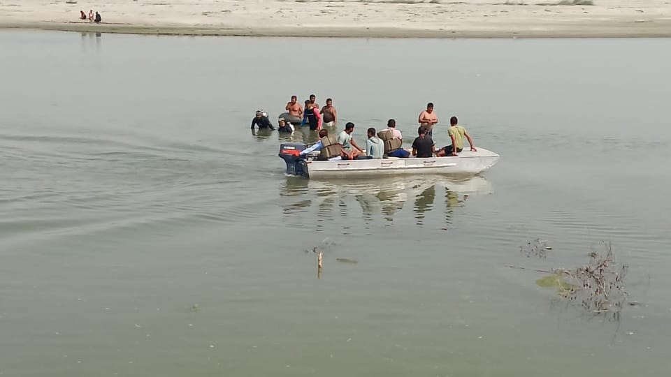 Search intensifies for two children drowned in Yamuna in Panipat; Engine boat deployed
