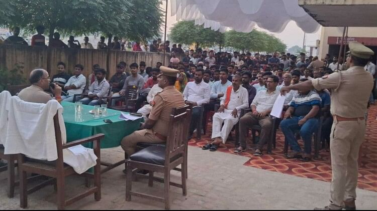 Gorakhpur News: 'आम लोगों के बारे में सोचिए... मत बजाइए तेज डीजे, नहीं तो करेंगे कार्रवाई'