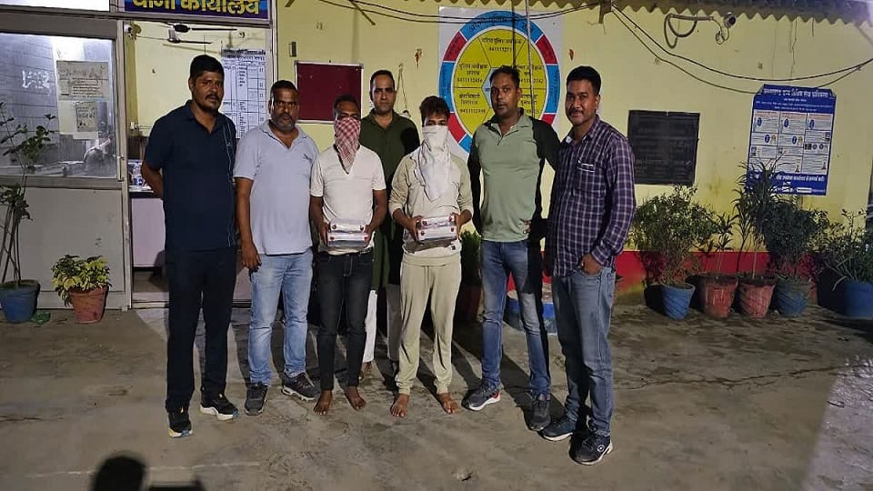 Two smugglers arrested with smack in rudrapur