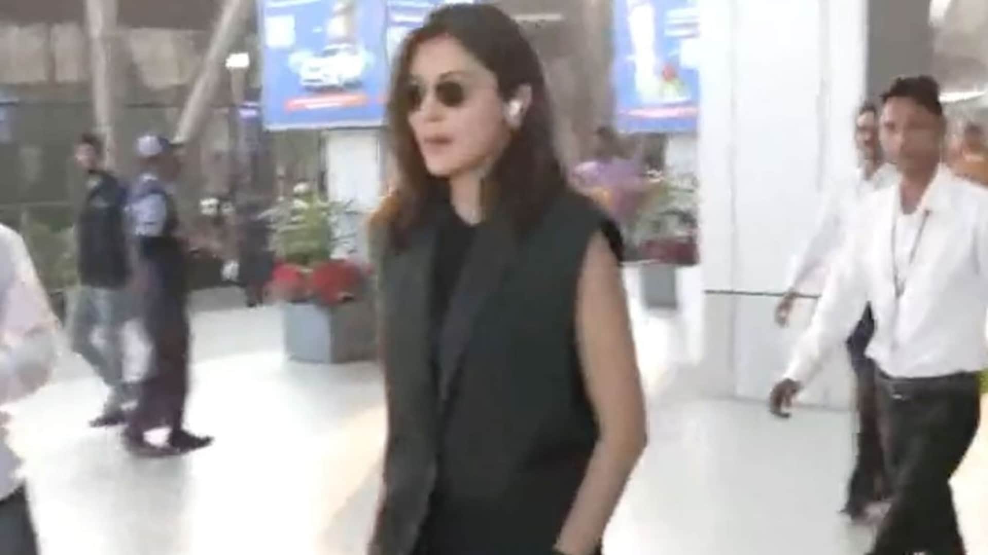 IND vs PAK Anushka Sharma Sachin Tendulkar and Dinesh Karthik reached Ahmedabad to watch the India-Pakistan ma