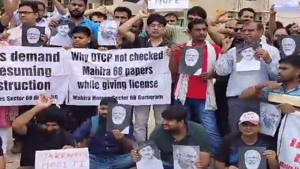 Buyers of Gurugram Sector-68 Mahira Affordable Housing Project demonstrated by hanging banners at the site