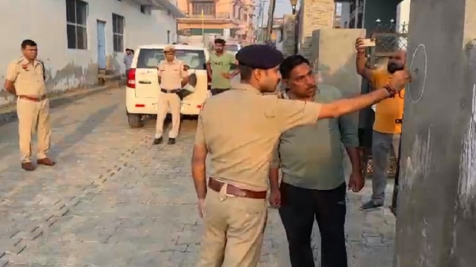 Firing in Kurukshetra, Eight ten rounds of bullets fired at house of two brothers in village Bakali
