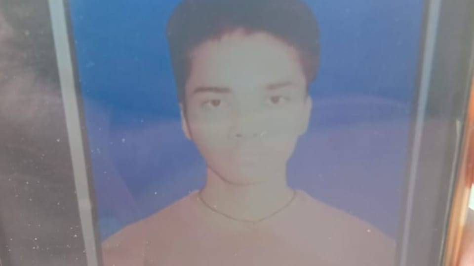 Young man commits suicide by hanging in Bareilly