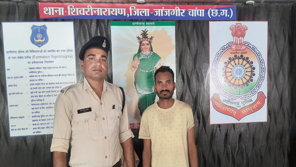 पुलिस की गिरफ्त में आरोपी
