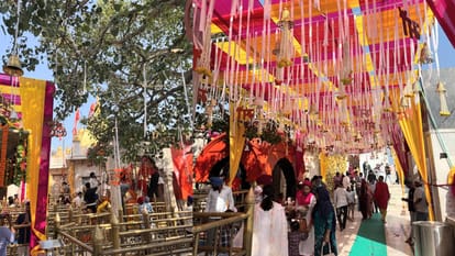 shardiya navratri 2023 Sri Naina Devi Ji decorated with lights and flowers