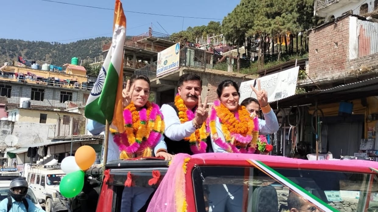 Asian Games 2023 India women kabaddi team Captain Ritu Negi and pushpa rana receive warm welcome in shillai