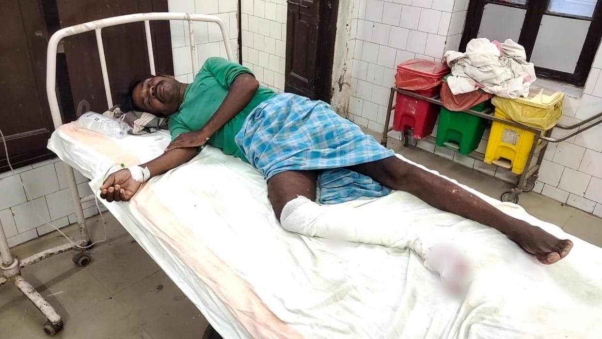 Police jeep crushed a person in Siwan; Policemen ran away leaving injured in hospital, Bihar Police