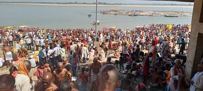 Sarva Pitru Amavasya 2023: Last day to appease angry ancestors, devotees gathered at Ganga Ghat.