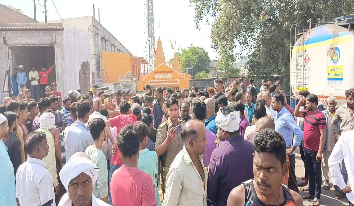 Overspeed tanker crushed bike riding Mama bhanja in sonbhadra  one died