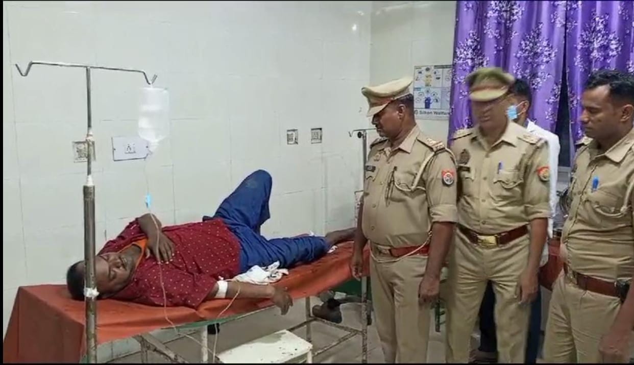 UP News: Encounter between police and miscreants during vehicle checking, two injured