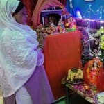 मां दुर्गा की पूजा करती रूबी आसिफ खान