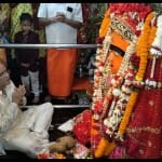 महामाया मंदिर में पूजा करते सीएम