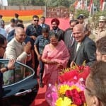 सोनीपत पहुंचे पूर्व राष्ट्रपति रामनाथ कोविंद का स्वागत करते हुए।