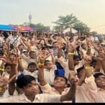 स्टेडियम में बच्चों ने देखा क्रिकेट मैच