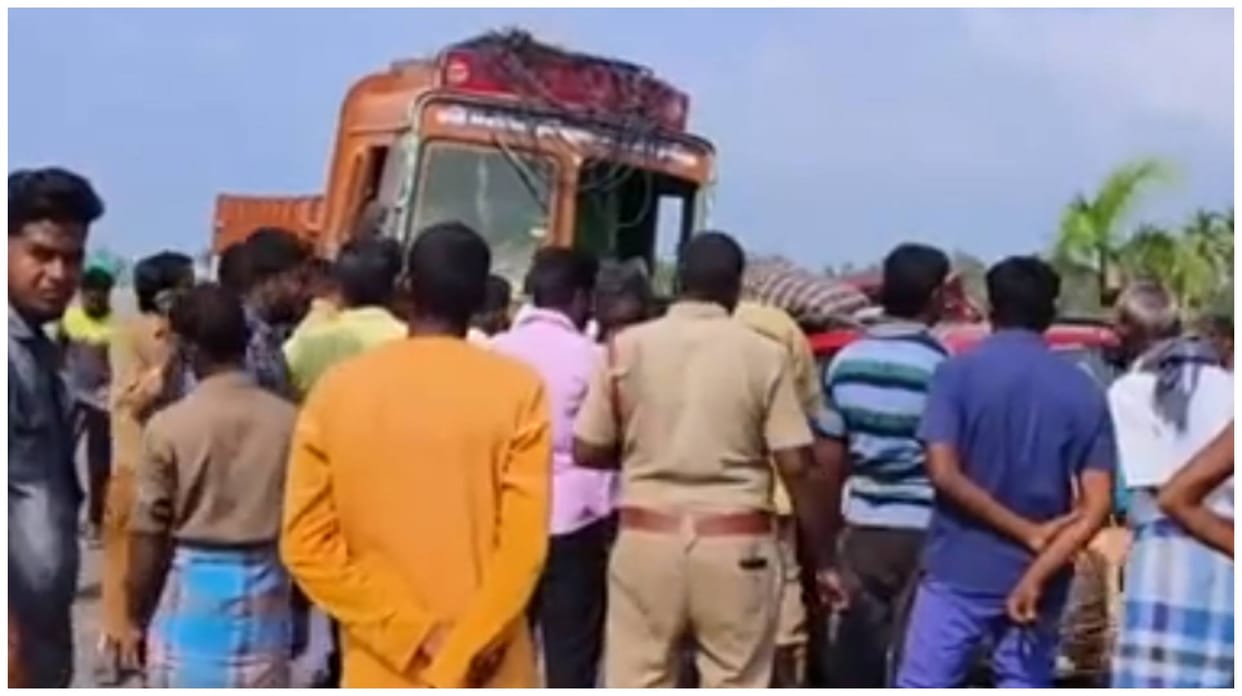 seven people died after a car collided with a Lorry at Chengam in Tamil nadu