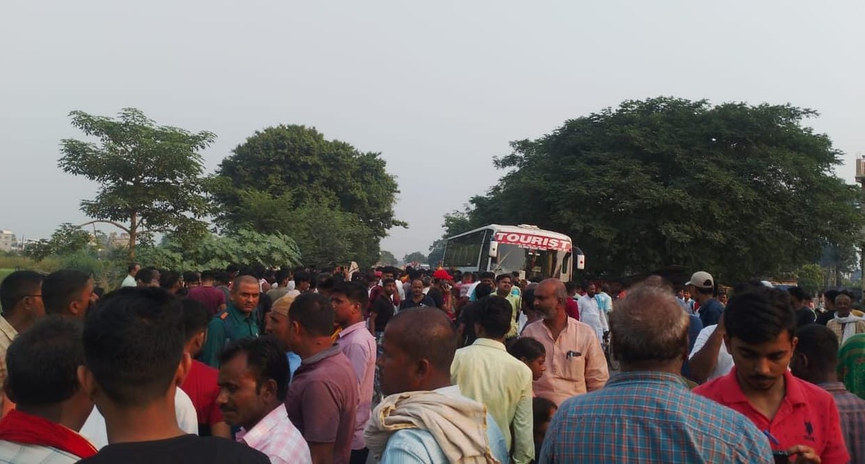 Accident News : accident in bihar today, tourist bus collided with tempo, many died in accident bihar news