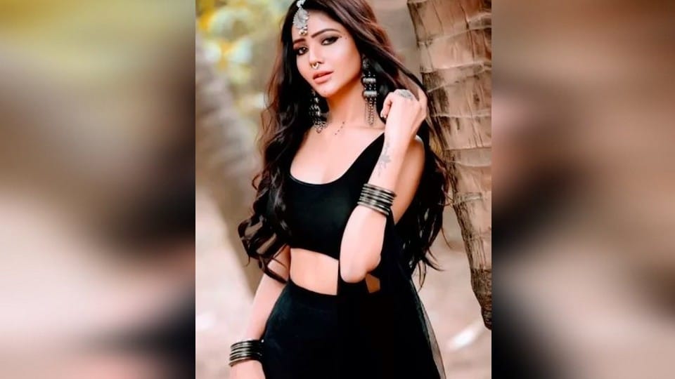 Bigg Boss 17 Eviction Soniya Bansal is the first to bid farewell to salman khan show know her first statement