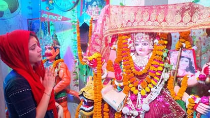 Shardiya Navratri 2023 devotees gathering at dev temples in bareilly