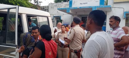 Eve Teasing : 40 year old youth raped a four year old girl in begusarai, demanding to be hanged.bihar police.