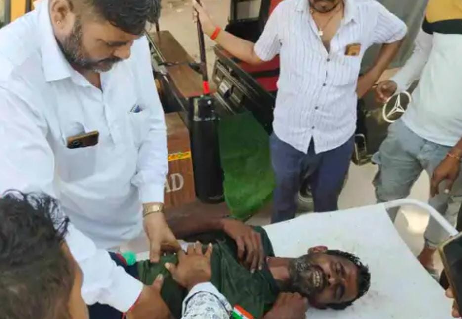 In Jaisalmer young man who climbed onto a transformer to extract honey from beehive got burnt by wires