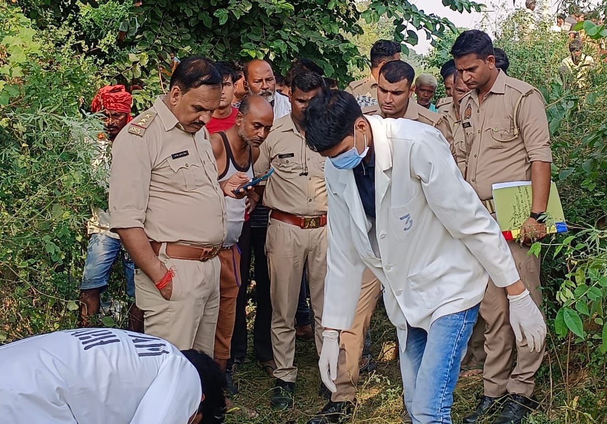 An old man returning after being invited was crushed to death with a brick, Two people detained on suspicion