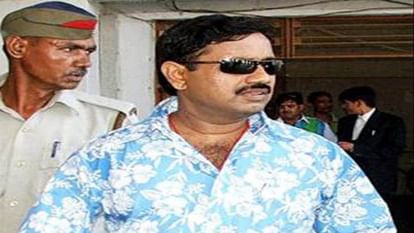 Kaushambi: Mafia Bablu worships Maa Durga in the morning in jail, takes breakfast,