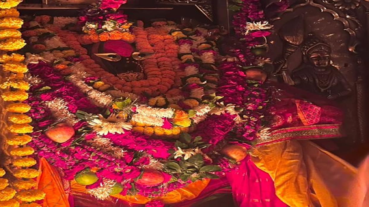 First day of Navratri: Darshan worship started after Mangala Aarti, cheers continued