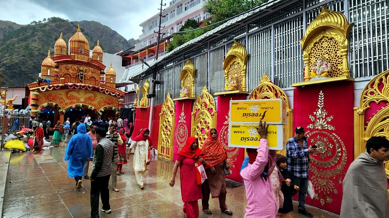 Mata Vaishno Devi Bhawan gears up to welcome pilgrims on first day of Navratri Katra