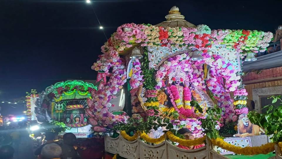 Ram Baraat was organized in Mathura crowd of people gathered to see it