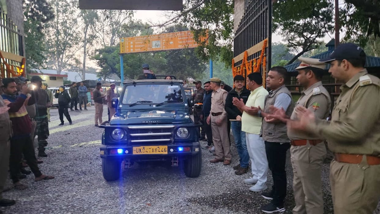 Corbett Tiger Reserve Jungle Safari Bijrani and Garjia zones opened for tourists Uttarakhand news in hindi