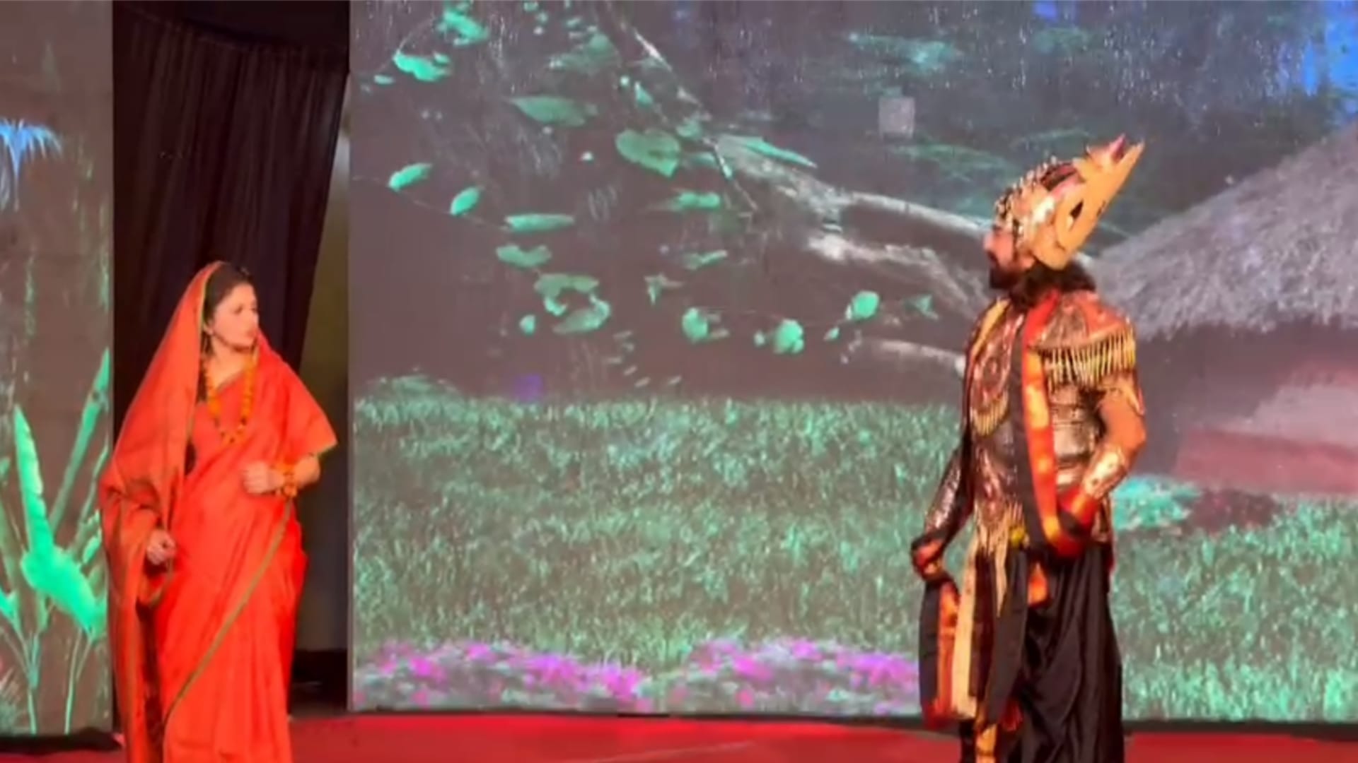 Filmi Ramleela starts in Ayodhya.