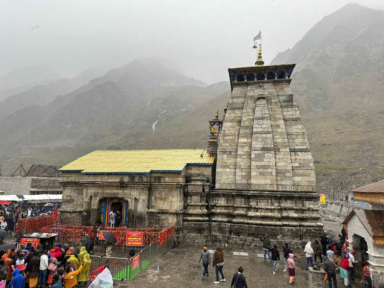 Snowfall in Kedarnath increased cold enthusiasm among devotees Uttarakhand Weather Update
