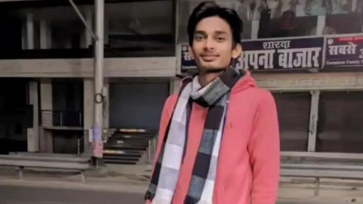 Some friends called young man in afternoon and took him towards river in Bettiah; Dead body found floating
