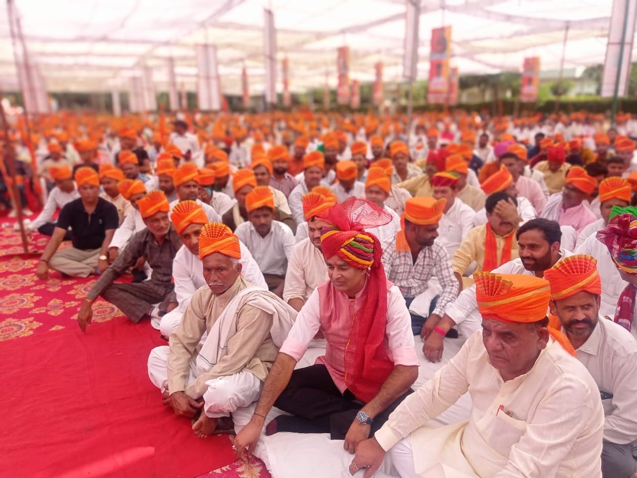 Meerut: Former MLA Sangeet Som reached the Kshatriya Chetna Chintan meeting of Thakur Samaj