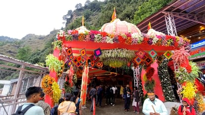 Katra: specially able people coming to Vaishno devi temple get free service of battery car