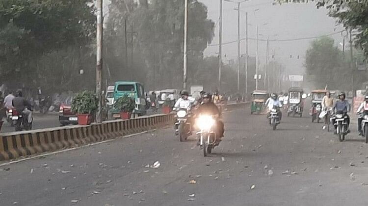 Weather Update: मुरादाबाद मंडल में अचानक बदला मौसम, दिन में हो गई रात, आंधी के साथ बूंदाबांदी