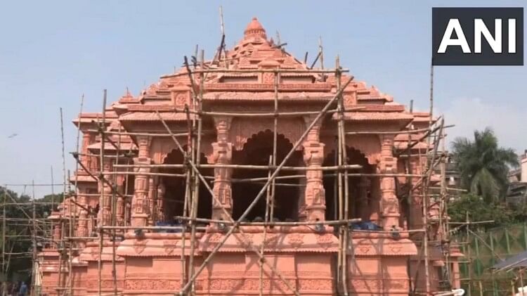 बंगाल में दुर्गा पूजा की धूम: श्रीराम मंदिर की तर्ज पर बनाए गए पंडाल, गृहमंत्री शाह आज करेंगे उद्घाटन